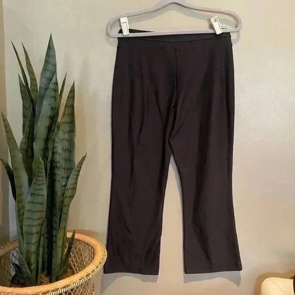 NIKE DRI FIT WOMENS FLARE ANKLE LEGGINGS - Picture 2 of 3